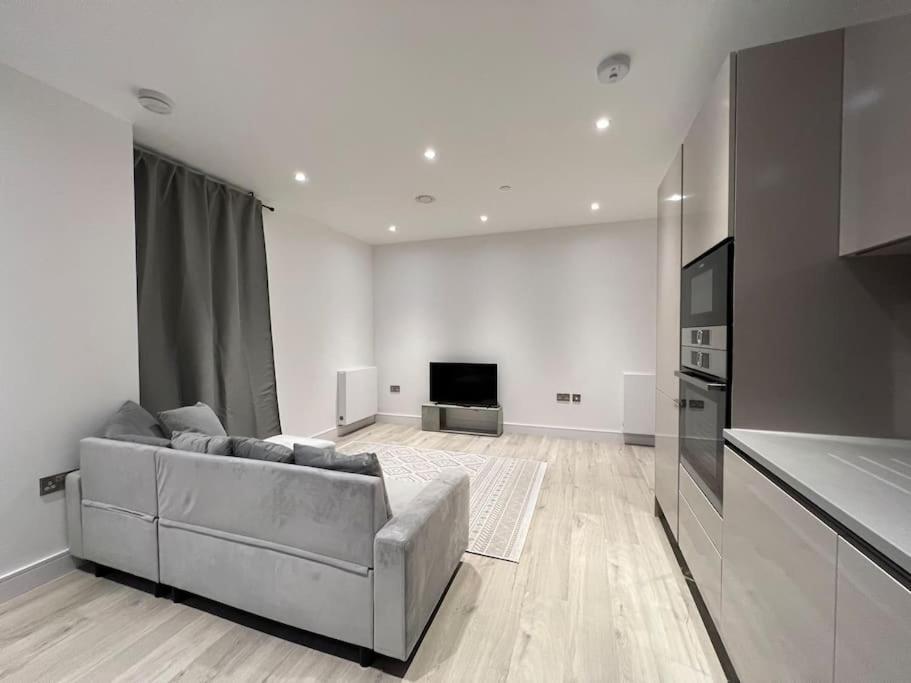 2 Bed Penthouse Style Apartment Londres Exterior foto